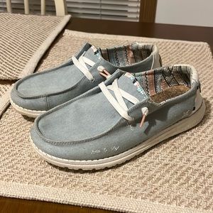 Women’s HEY DUDE Shoes Size 6